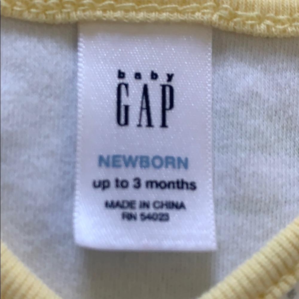 Baby gap five piece bundle - Picture 7 of 7